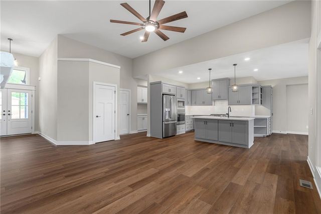 13548 Terrace Park Drive, Parkville, MO 64152