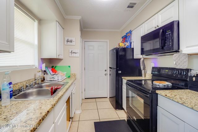 2627 W Angela Circle, Gulfport, MS 39503