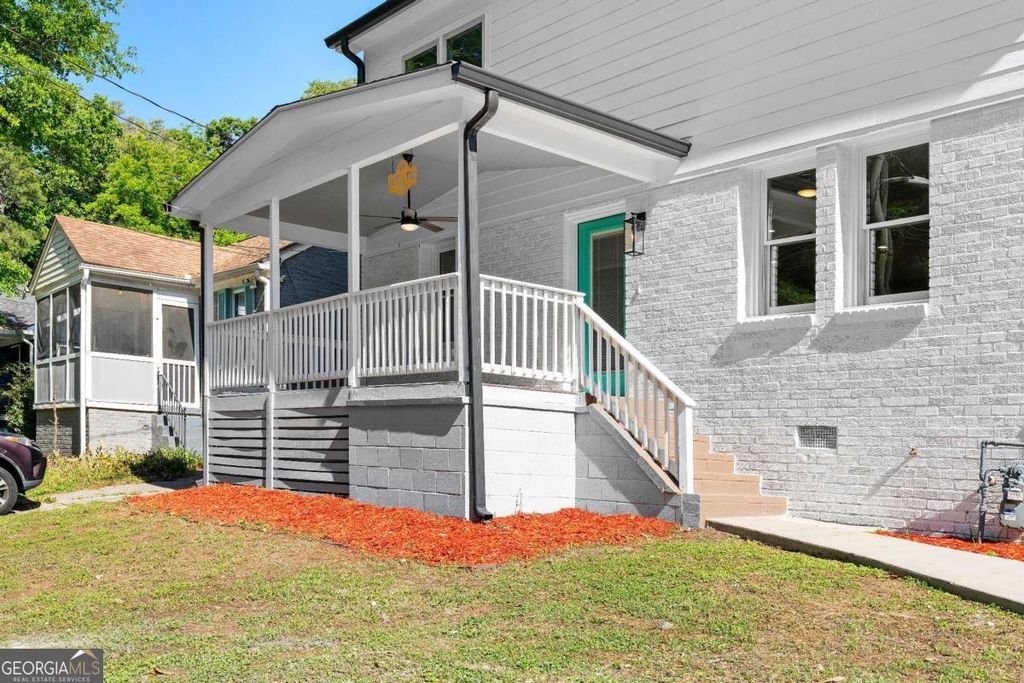 1689 Derry Avenue SW, Atlanta, GA 30310 — photo 3