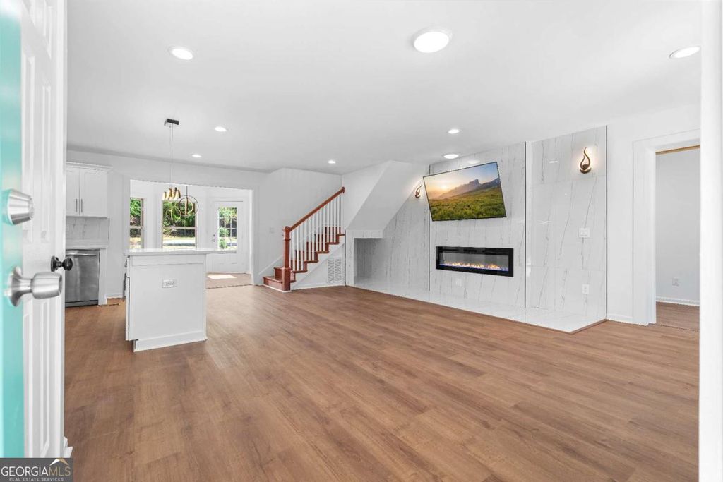 1689 Derry Avenue SW, Atlanta, GA 30310 — photo 5