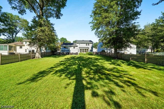 10 Hampton Ter, Livingston Twp., NJ 07039