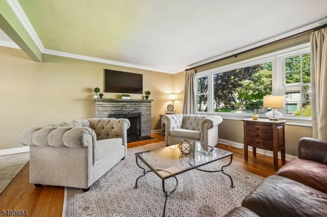 10 Hampton Ter, Livingston Twp., NJ 07039