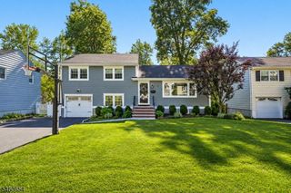 10 Hampton Ter, Livingston Twp., NJ 07039