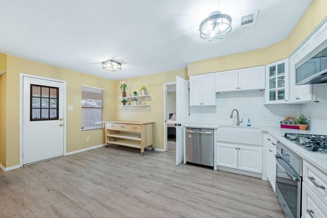 10212 W Rutland VLG, Austin, TX 78758