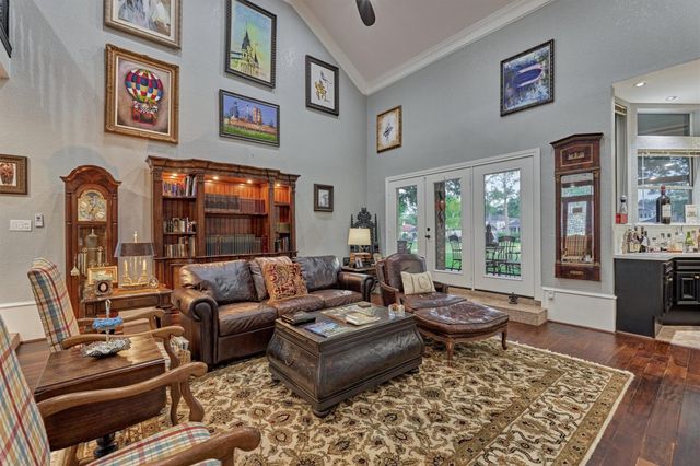 609 Edgewood Drive, Montgomery, TX 77356