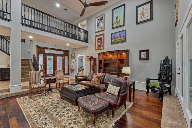 609 Edgewood Drive, Montgomery, TX 77356