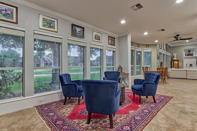 609 Edgewood Drive, Montgomery, TX 77356