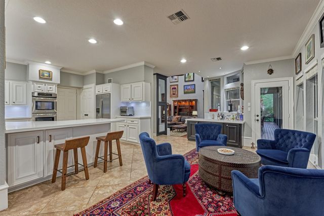 609 Edgewood Drive, Montgomery, TX 77356