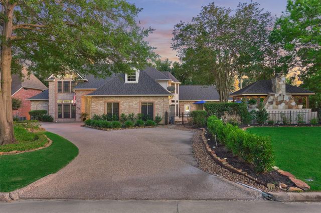 609 Edgewood Drive, Montgomery, TX 77356