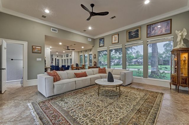 609 Edgewood Drive, Montgomery, TX 77356