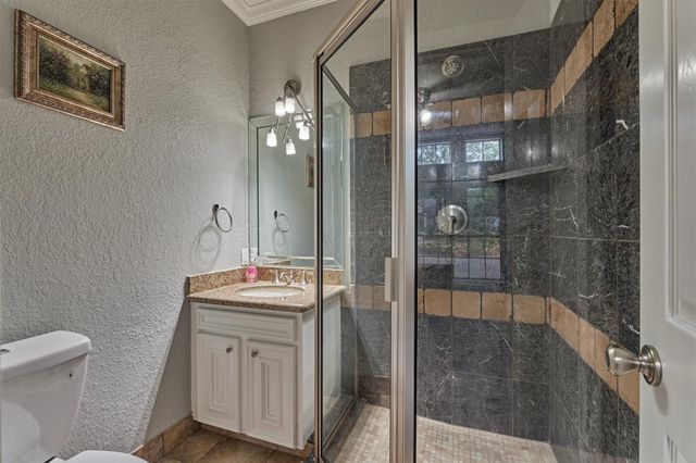 609 Edgewood Drive, Montgomery, TX 77356