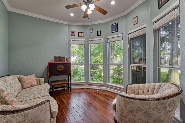 609 Edgewood Drive, Montgomery, TX 77356