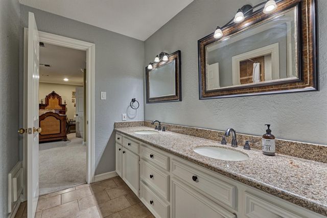 609 Edgewood Drive, Montgomery, TX 77356