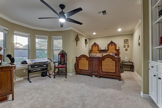 609 Edgewood Drive, Montgomery, TX 77356