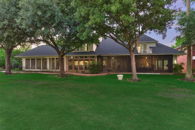609 Edgewood Drive, Montgomery, TX 77356