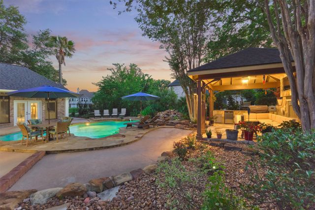 609 Edgewood Drive, Montgomery, TX 77356