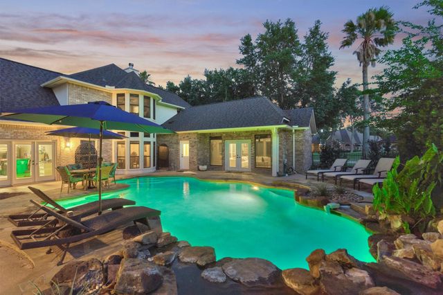 609 Edgewood Drive, Montgomery, TX 77356