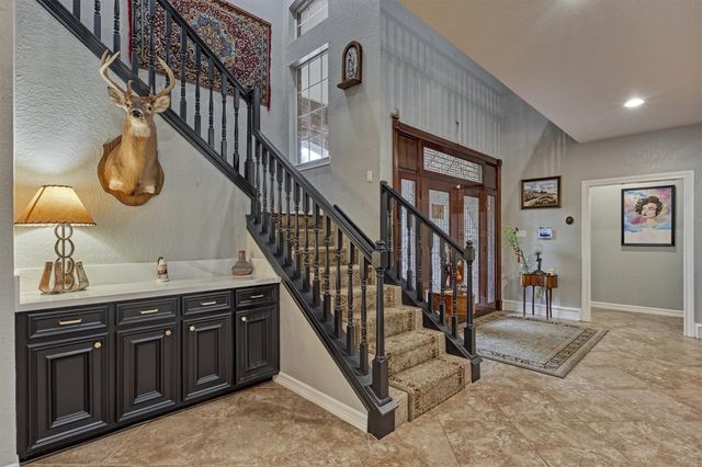 609 Edgewood Drive, Montgomery, TX 77356