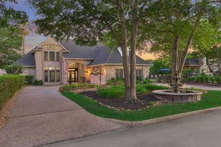 609 Edgewood Drive, Montgomery, TX 77356