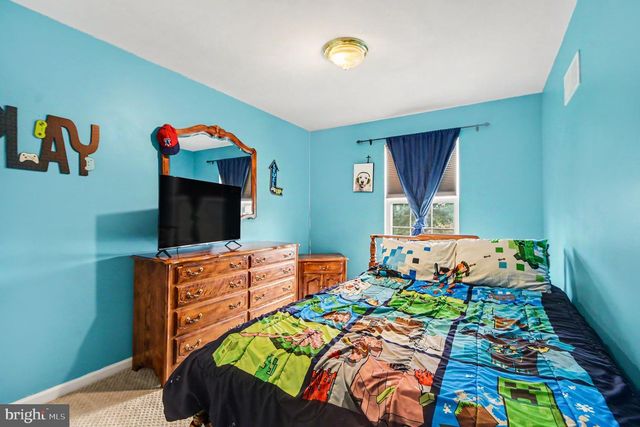 418 STATE ST, East Greenville, PA 18041