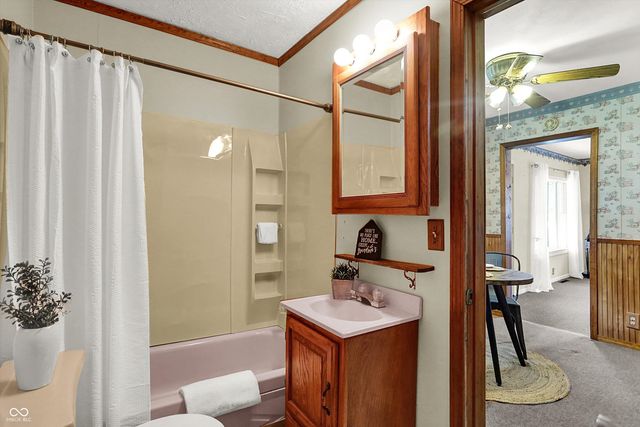 405 E Howard Avenue, Arcadia, IN 46030