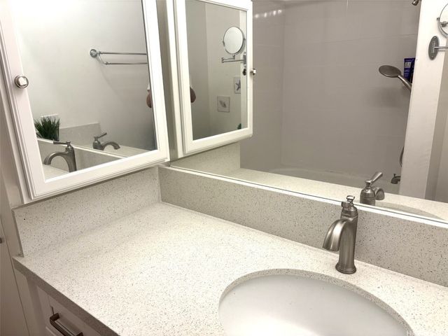 747 Amana Street 413, Honolulu, HI 96814