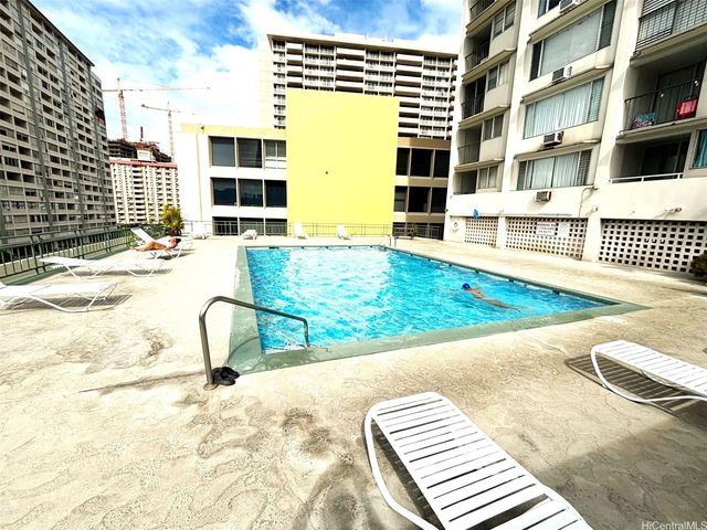 747 Amana Street 413, Honolulu, HI 96814