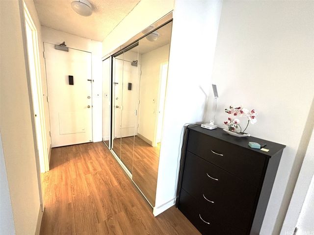 747 Amana Street 413, Honolulu, HI 96814