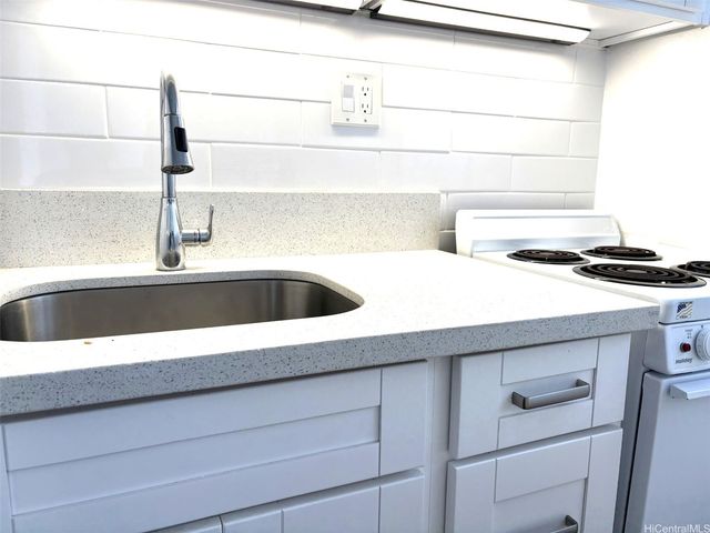 747 Amana Street 413, Honolulu, HI 96814