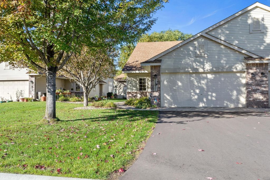 2991 Pitrina Way, Little Canada, MN 55117