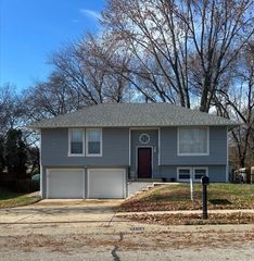 7104 Michael Lane, Pleasant Valley, MO 64068