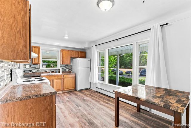 1049 E Hill Road, Grand Blanc, MI 48439