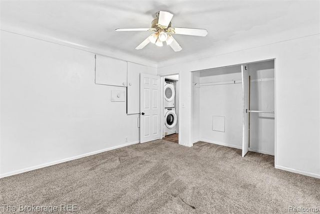1049 E Hill Road, Grand Blanc, MI 48439