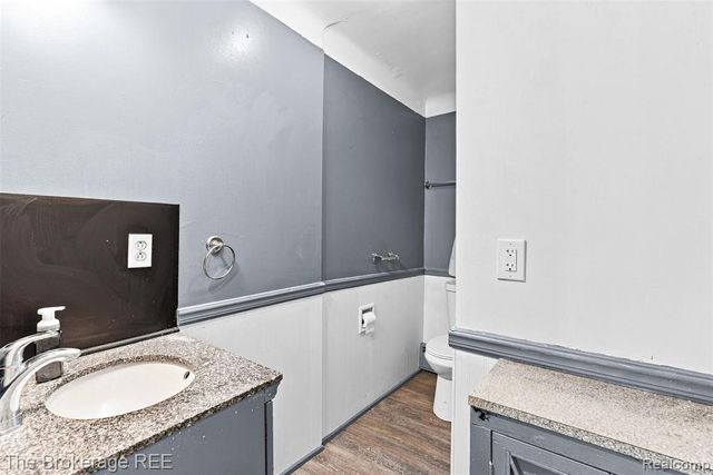 1049 E Hill Road, Grand Blanc, MI 48439