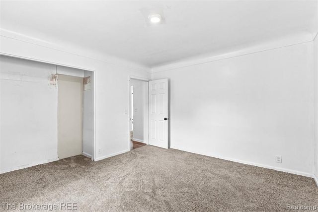 1049 E Hill Road, Grand Blanc, MI 48439