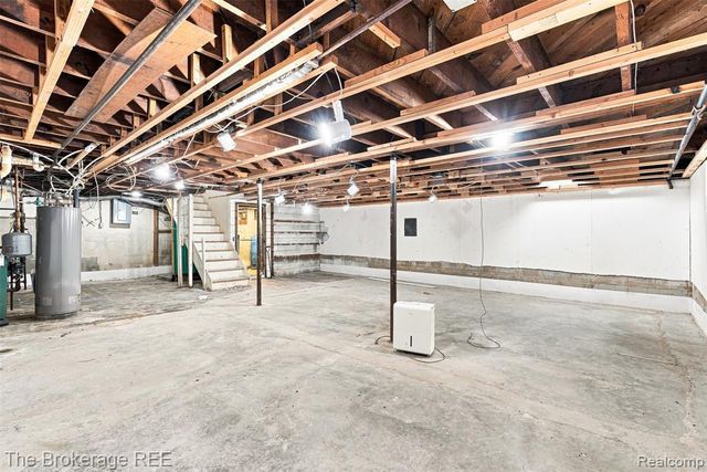 1049 E Hill Road, Grand Blanc, MI 48439