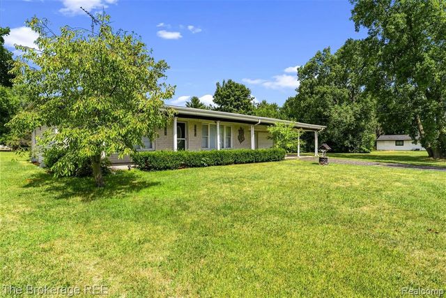 1049 E Hill Road, Grand Blanc, MI 48439