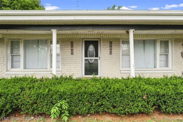 1049 E Hill Road, Grand Blanc, MI 48439