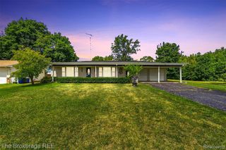 1049 E Hill Road, Grand Blanc, MI 48439