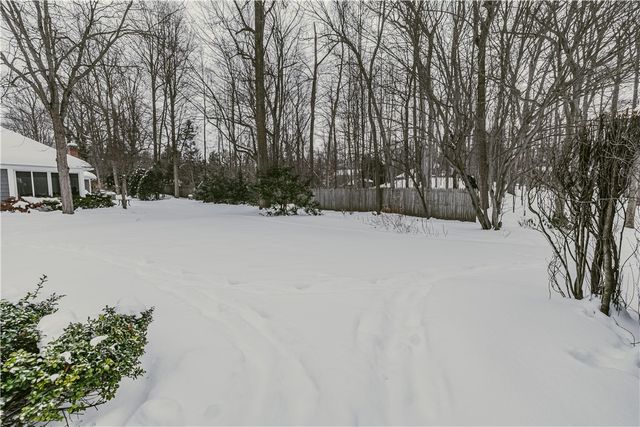 5 Tobey Woods, Pittsford, NY 14534