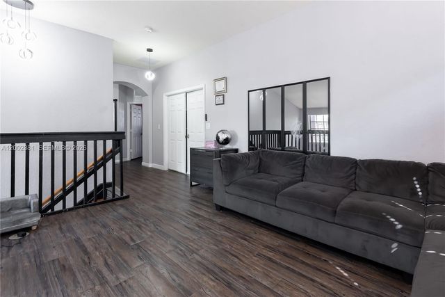 685 SE 37th Pl, Homestead, FL 33033