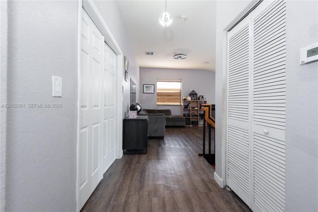 685 SE 37th Pl, Homestead, FL 33033