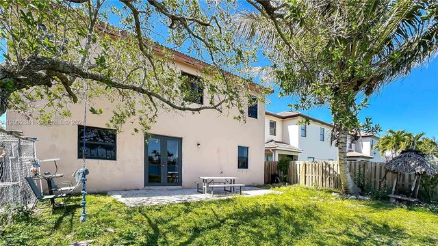 685 SE 37th Pl, Homestead, FL 33033