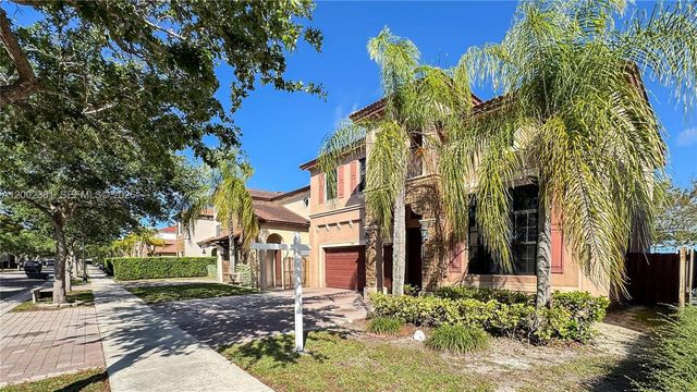 685 SE 37th Pl, Homestead, FL 33033