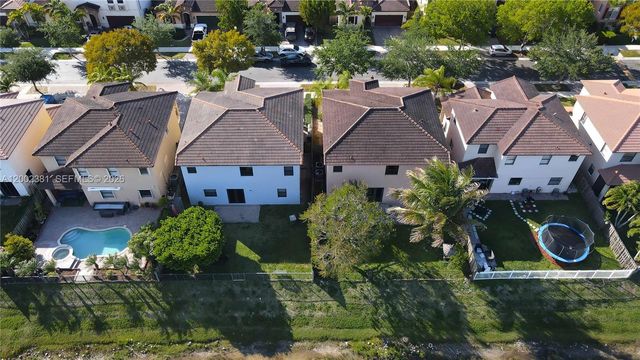 685 SE 37th Pl, Homestead, FL 33033