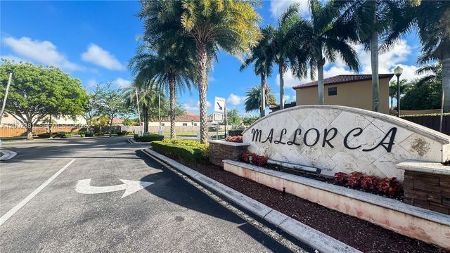 685 SE 37th Pl, Homestead, FL 33033