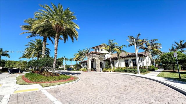 685 SE 37th Pl, Homestead, FL 33033