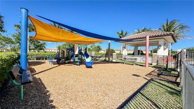 685 SE 37th Pl, Homestead, FL 33033