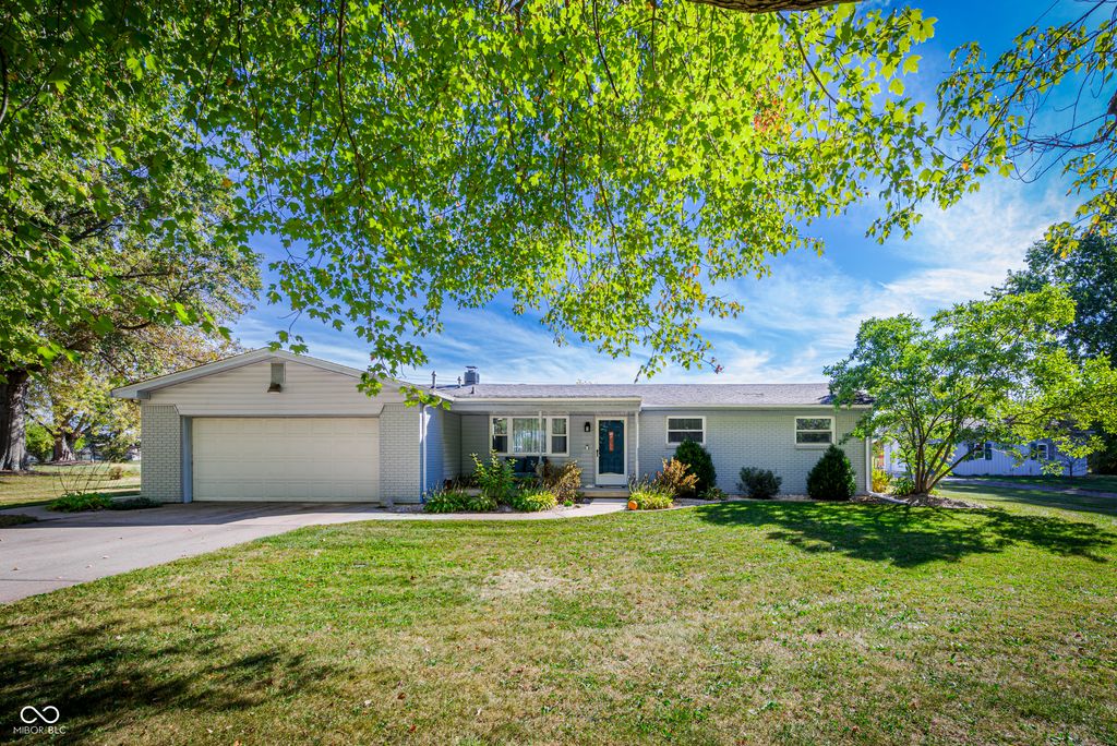 5665 S 950 E, Zionsville, IN 46077