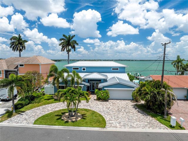 547 JOHNS PASS AVENUE, Madeira Beach, FL 33708